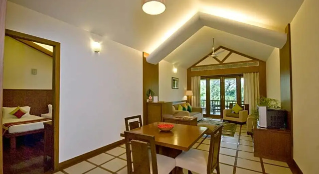 Люкс c 1 комнатой Aqua Villa Bungalow Vedic Village Resort