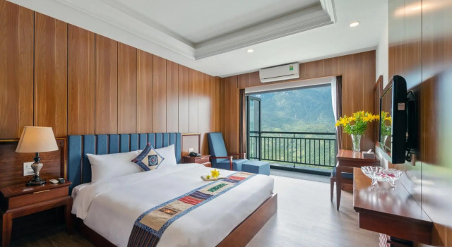 Номер Superior с видом на горы Bamboo Sapa Hotel