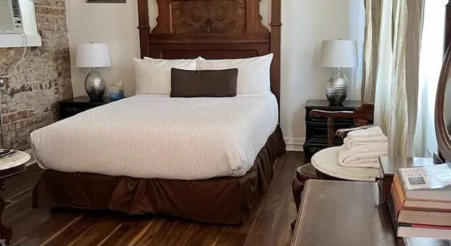Двухместный номер Standard с видом на внутренний двор Lafitte Hotel & Bar