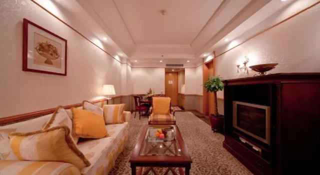 Люкс New World Shunde Hotel