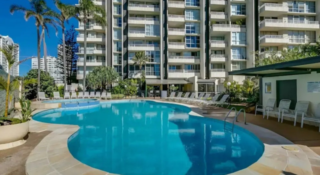 Ocean View 2-bed With Pool, Tennis Court & BBQ, Забронировать Апартаменты/квартира Серферс-Парадайс Голд-Кост, рядом с Пляж Баддс