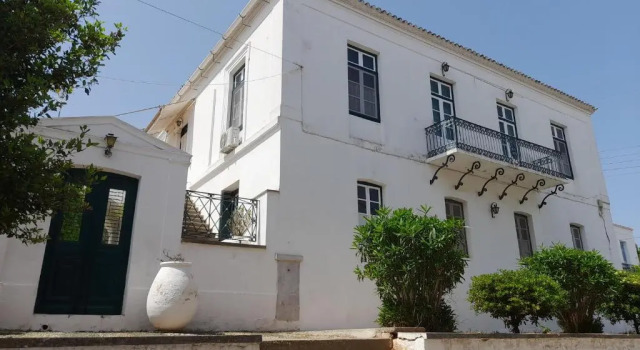 Коттедж 1861 Mansion Spetses