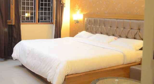 Hotel JSR INN, Rezerwuj Hotel Hotele w Uttarakhand z basenem, Basen