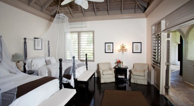 Bambu, Montego Bay, Jamaica Villas 4BR, Rezervovat Hotel Hotely v Montego Bay Coast s parkováním, Parkování