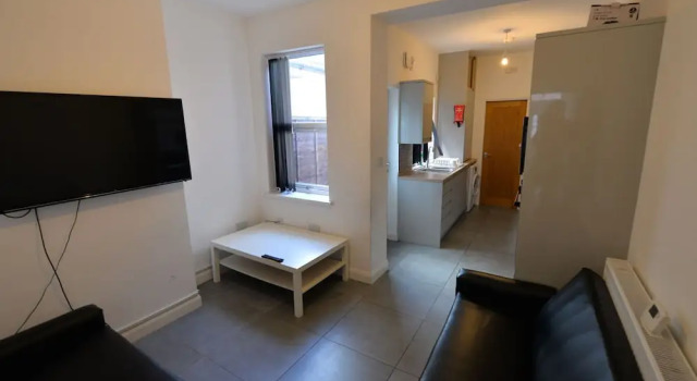 Modern Holiday Home in Coventry Near the Centre, Rezervați Hotel Coventry West Midlands, aproape de SkyDome Arena