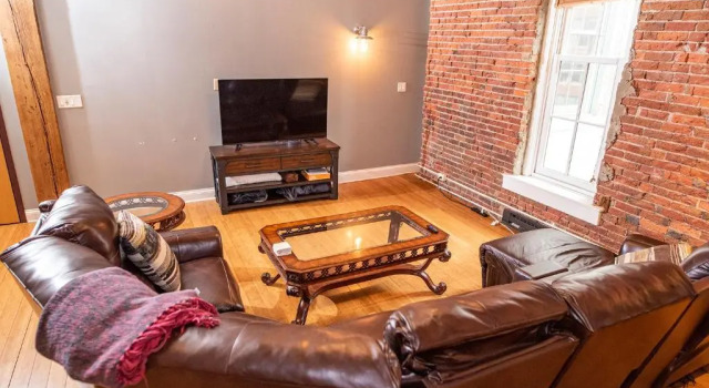 Georgia Street 4 Bedroom Condo Downtown!!, Prenota Hotel Hotel a Indiana con parcheggio, Parcheggio