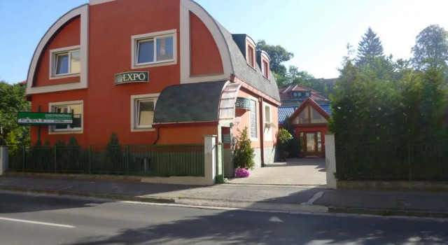 Hotel Garni Expo, Prenota Hotel Hotel a Banskobystrický kraj con parcheggio, Parcheggio