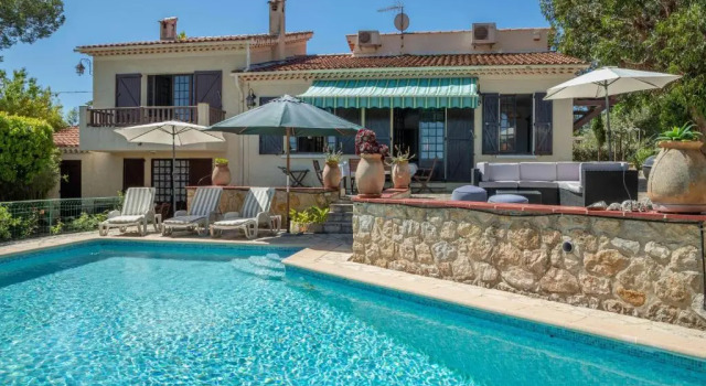 VILLA with SWIMMING POOL view of the Brusc harbour