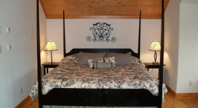 The Lodge at Trout Creek Bed and Breakfast, Buchen Sie Hotel Trout Creek Montana