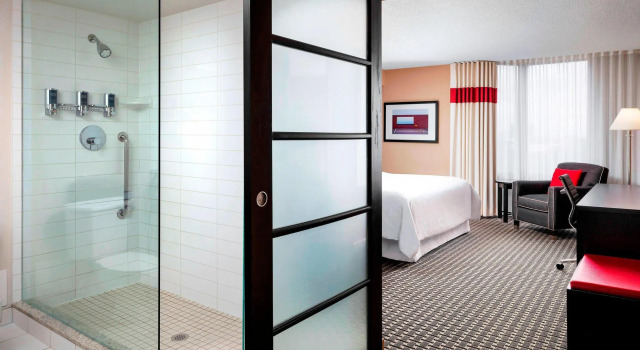 Номер Executive Four Points by Sheraton Mississauga Meadowvale