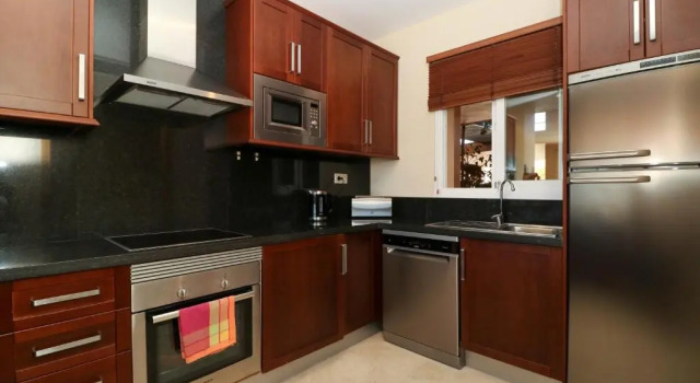 Апартаменты с 2 комнатами Luxury 2BR Condo B3 by Rafleys, Panoramic Sea Views, 7 mins Walk to the Beach