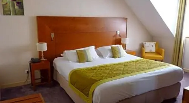 Номер Superior Logis Hotel de La Cloche