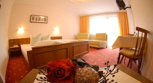 Pension Schlossberg, Book Hotel Hoteller i Tyrol med parkering, Parkering