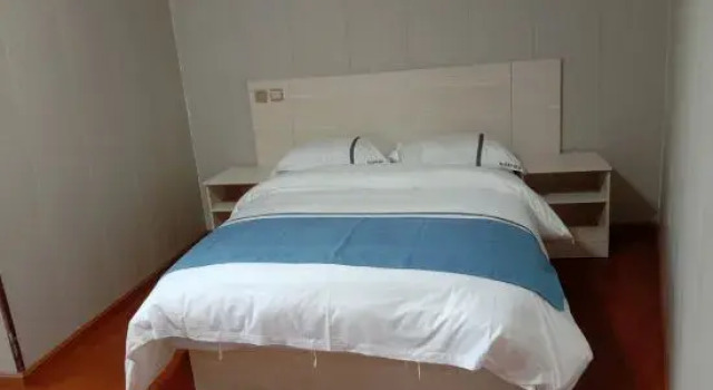Hongshi Business Hotel, Buchen Sie Hotel Shiping Yunnan
