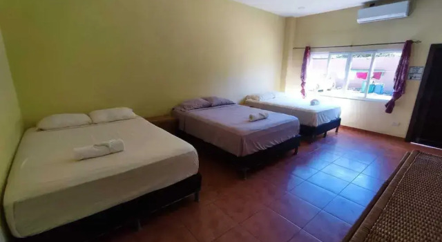 Трёхместный семейный номер Standard с видом на внутренний двор Hotel Fragatta playa el cuco