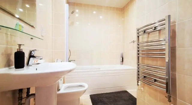 Коттедж Lovely Holiday Home in Birmingham City Center 3 Bedrooms House By HF Group