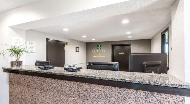 Quality Inn Simpsonville-Greenville, Забронировать Отель Отели Симпсонвилл с завтраком, рядом с Prisma Health Hillcrest Hospital, Завтраки