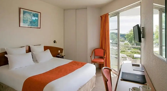 Номер Standard с балконом Best Western Hotel Sourcéo