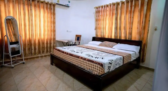 Crislord Palace Hotel, Varaa Hotelli Hotellit ja majoitukset kohteessa Agona, Hotelli