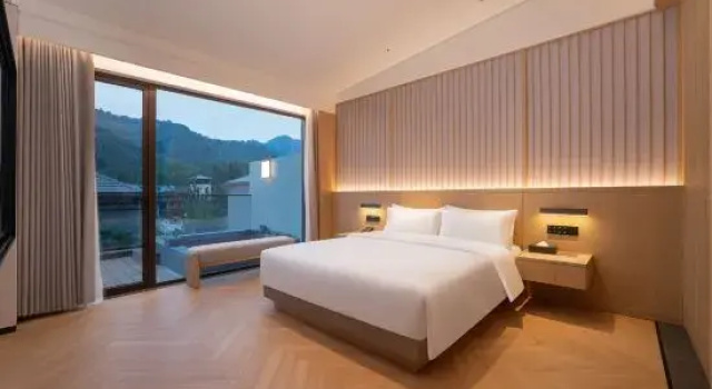 Люкс с видом на горы Madison Hotel Jian County Wugongshan Madison Hot Spring