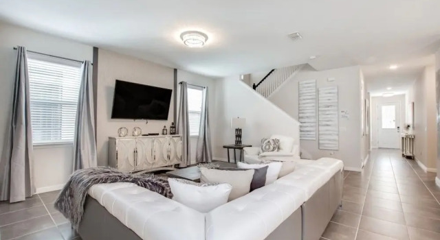 1504 New Luxury 6 Bed With Pool/spa 6 Bedroom Villa by RedAwning, Book Villa Hoteller i Four Corners med pool, Swimmingpool