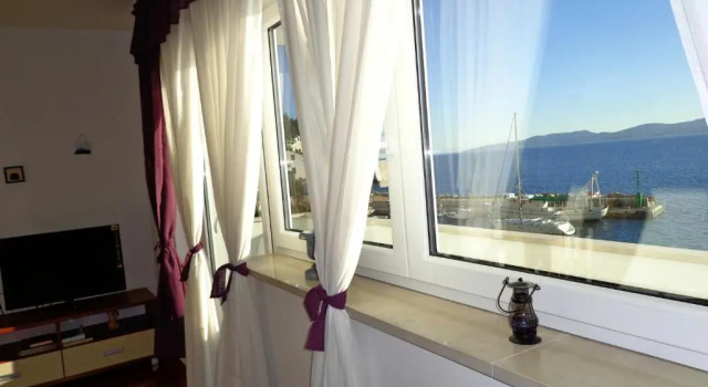 Апартаменты c 1 комнатой с балконом и с видом на море Apartments Mistral