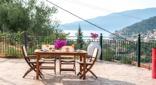 Mema's Home -2 bedrooms- with stunning sea view, Buchen Sie Hotel Agia Efimia Griechenland
