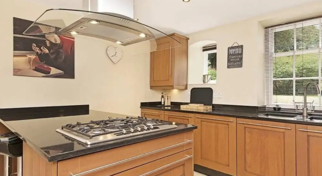 Wimbledon 2 Bedroom Apartment, Varaa Huoneisto Asunnot kohteessa Merseyside, Huoneisto