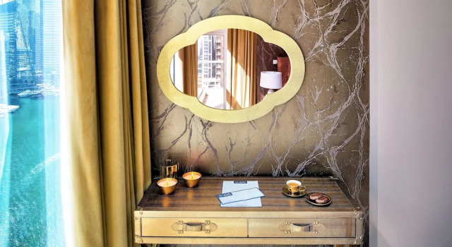 Luxury Staycation - Continental Tower, Забронировать Дом для отпуска Отели Эмирата Дубая с парковкой, Парковка