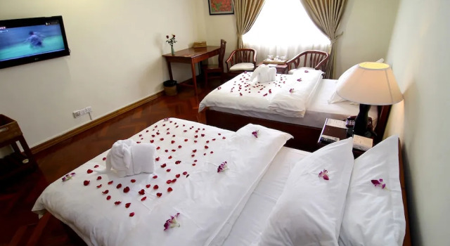 Номер Deluxe Shwe Htee Hotel