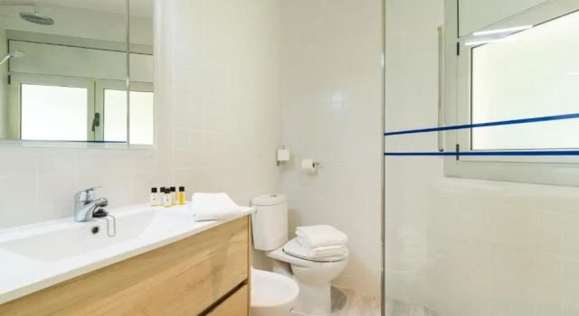 Трёхместный номер Standard с балконом Hotel Ancora