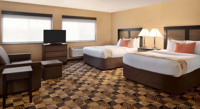 Четырёхместный люкс Hawthorn Extended Stay by Wyndham Milwaukee Airport
