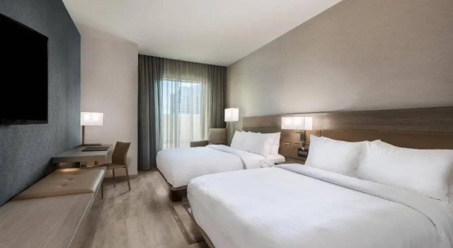Четырёхместный номер Standard AC Hotel by Marriott Charlotte City Center