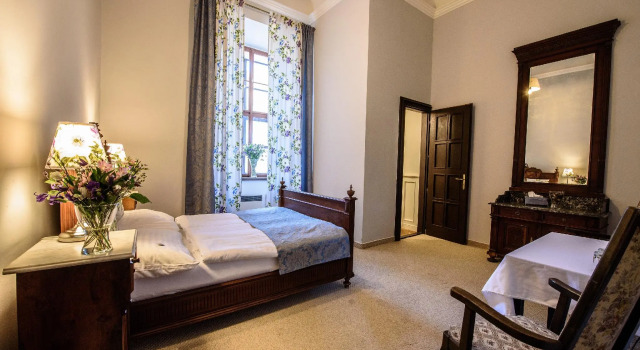 Chateau Hostacov, Rezerwuj Hotel Hostačov Kraj pardubicki