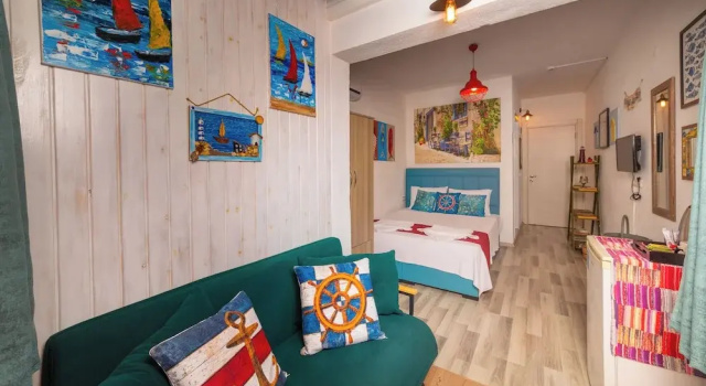 Полулюкс с балконом Derin Mavi Suit Butik Otel