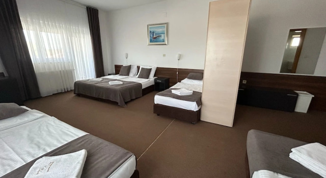 Трёхместный номер Standard с балконом Rooms Laguna
