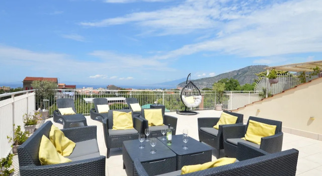 Коттедж с 3 комнатами с балконом и с видом на сад La Terrazza Family Holidays - Sorrento Coast
