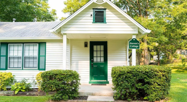 Private 1BR Cottage In Downtown Historic Norcross, Book Feriehus Sommerhuse i Norcross, Hytte