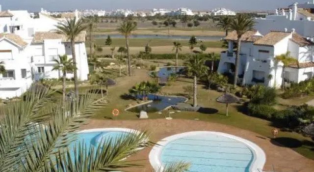 Кровать в общем номере с 2 комнатами Life Apartments Costa Ballena