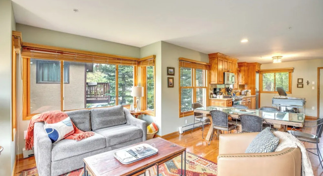 Апартаменты Mountain Village Home Steps to Ski Lift & Shuttle