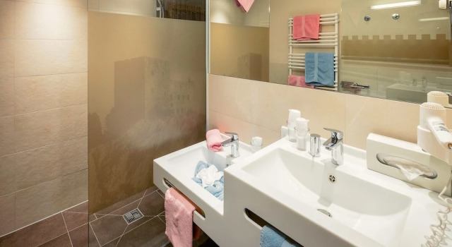 Люкс с балконом Kinderhotel Laderhof