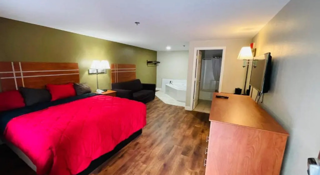 Двухместный люкс Superior Red Roof Inn & Suites Swansea