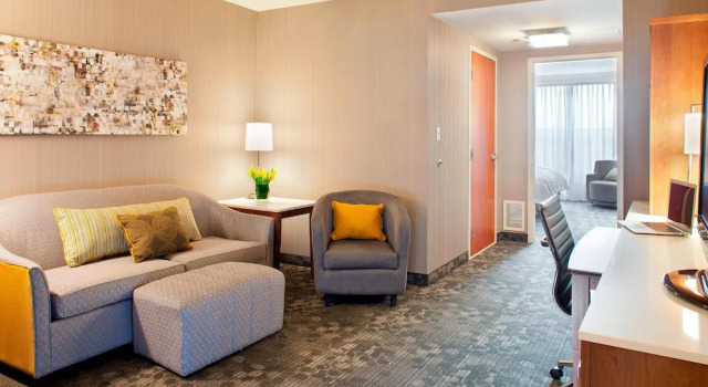 Номер Executive Courtyard by Marriott Pueblo