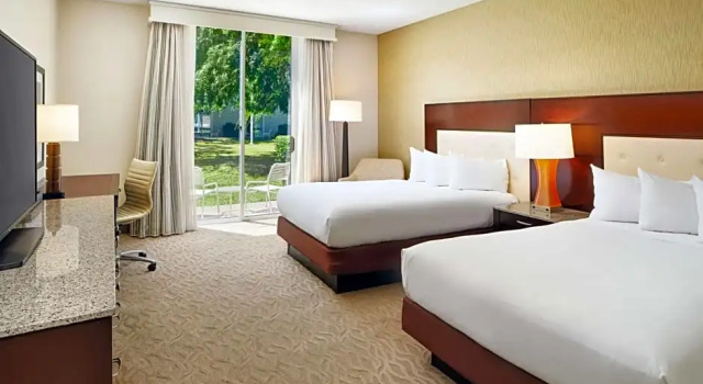 Двухместный номер Standard с видом на сад Hilton Oakland Airport Hotel