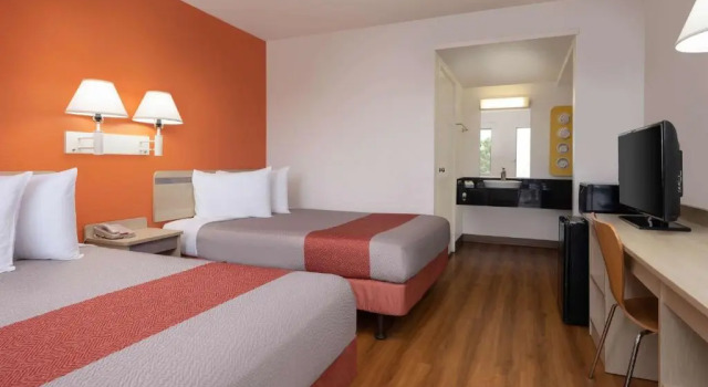 Четырёхместный номер Standard Motel 6-Santa Maria, CA - North