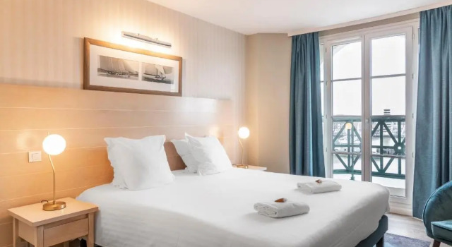 Двухместный номер Standard с видом на гавань SOWELL HOTELS Le Beach