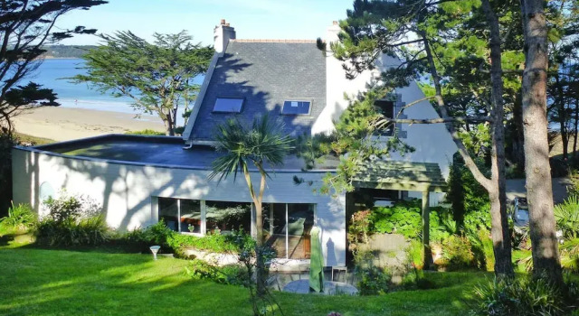Коттедж Cottage in Locquirec With Beach Access