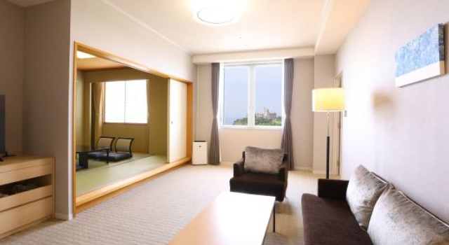 Кровать в общем номере Grand Xiv naruto the lodge