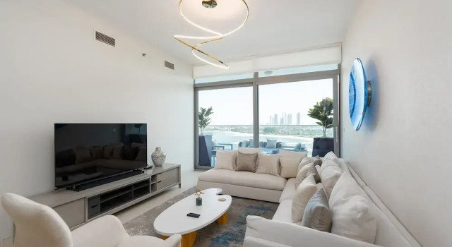 Urban 1BR Palm Apt w Beach Access, Забронировать Апартаменты/квартира Пальма Джумейра , рядом с Jumeirah Palm Tram Station