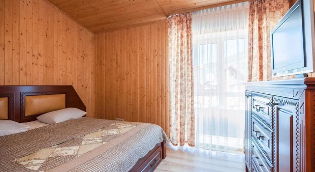 Villa Provans, Book Villa Hoteller i Tatariv med pool, Swimmingpool